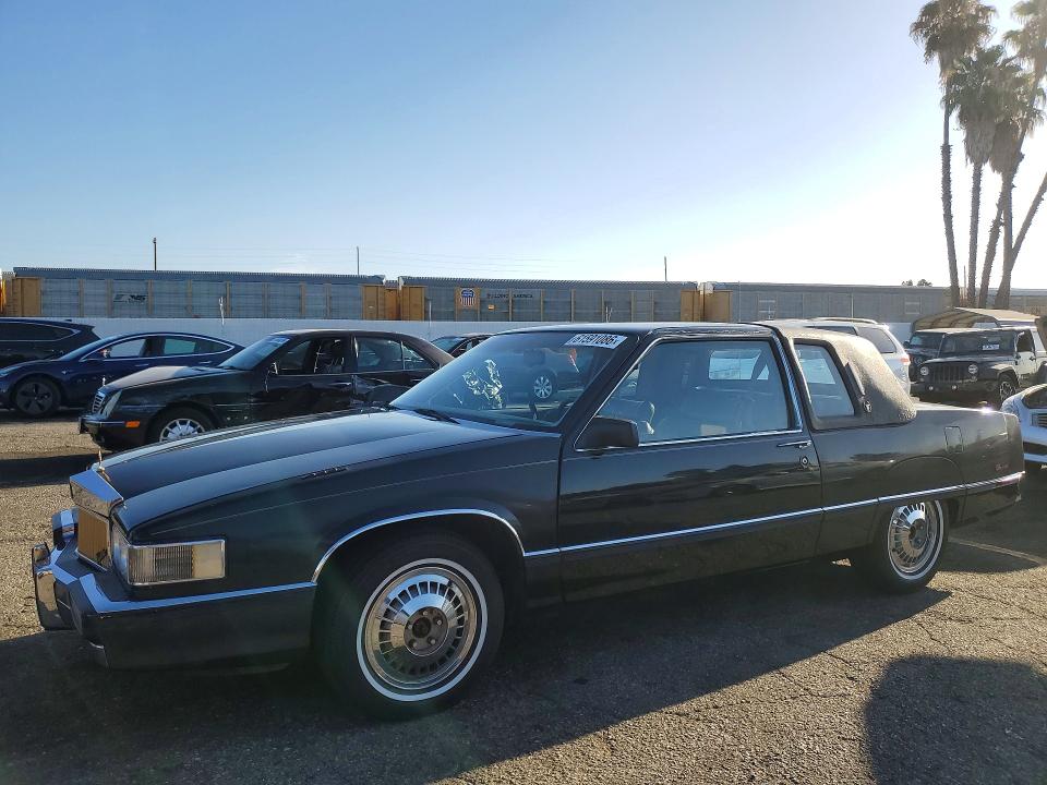 1990 Cadillac Fleetwood მანქანა იყიდება აუქციონზე, vin: 1G6CB1330L4206115, აუქციონის ნომერი: 61591086
