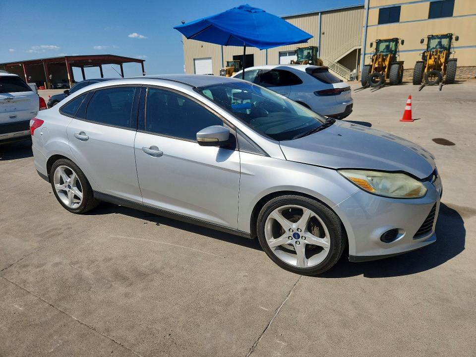 2013 Ford Focus მანქანა იყიდება აუქციონზე, vin: 1FADP3F27DL115616, აუქციონის ნომერი: 60385446