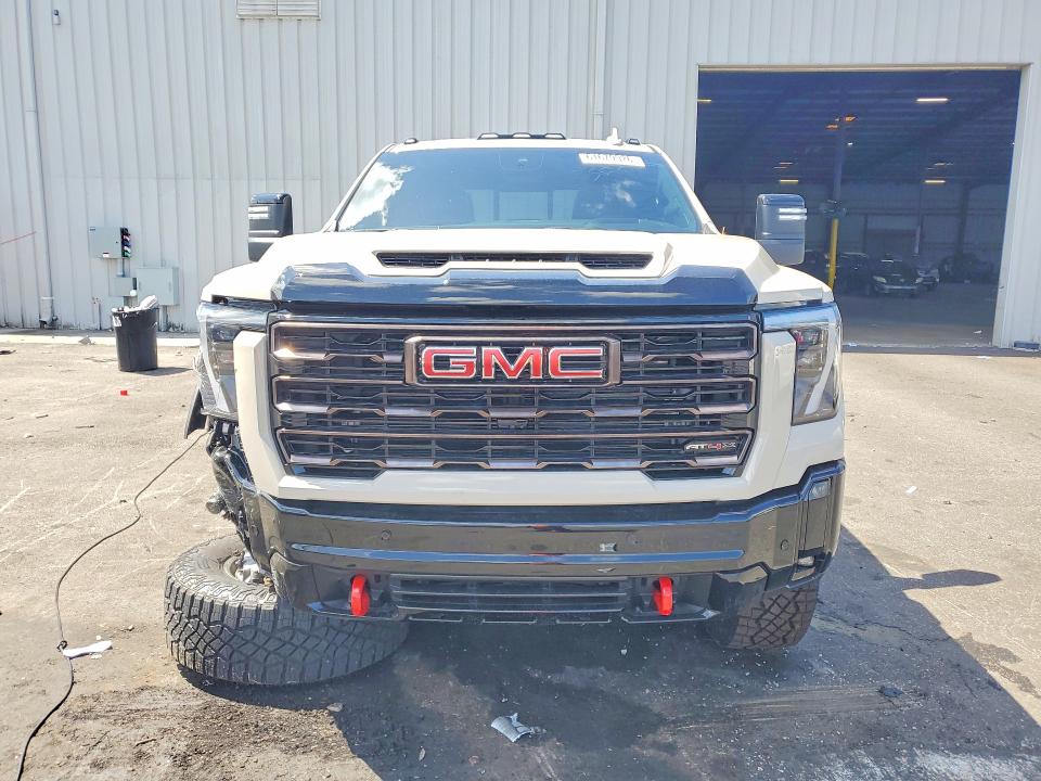 61679926 :رقم المزاد ، 1GT4UZEY7TF210444 vin ، 2026 Gmc Sierra مزاد بيع
