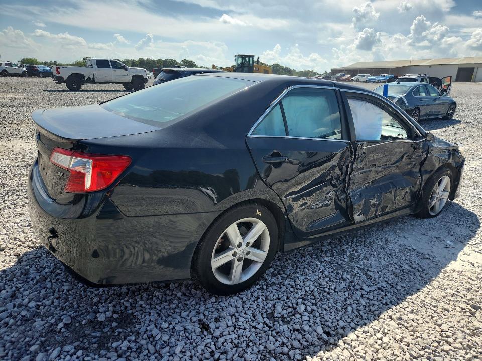 2014 Toyota Camry მანქანა იყიდება აუქციონზე, vin: 4T1BF1FK0EU826669, აუქციონის ნომერი: 61900826