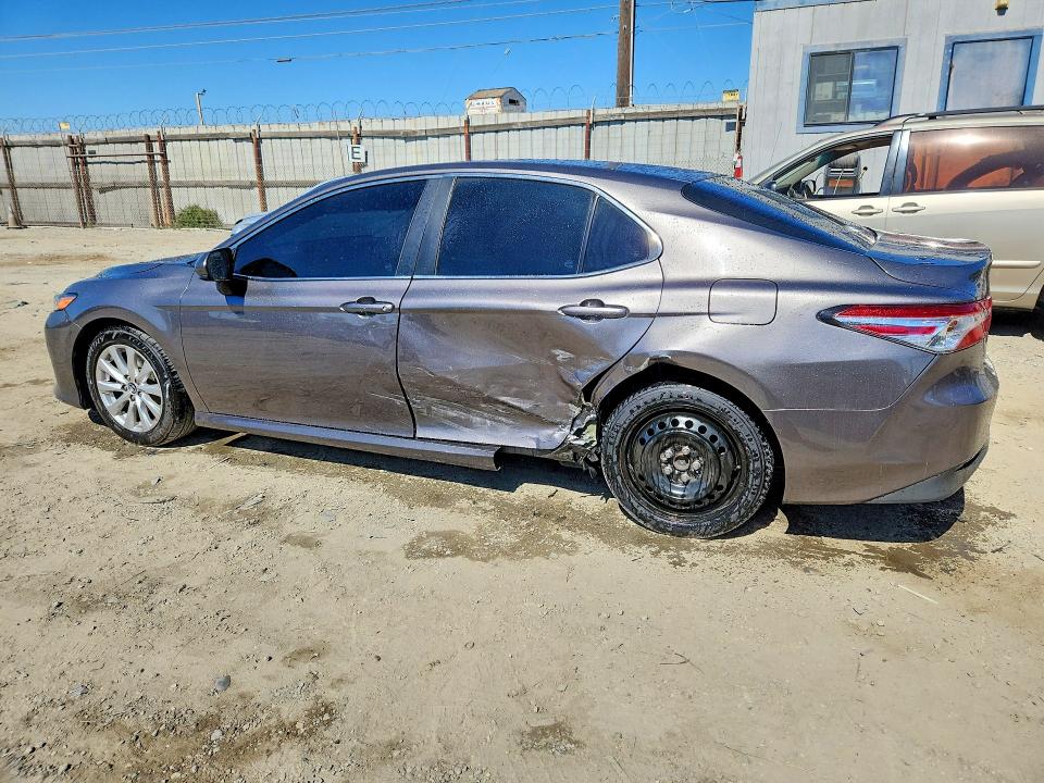 Продаж на аукціоні авто 2018 Toyota Camry, vin: 4T1B11HK3JU658239, номер лоту: 60198046