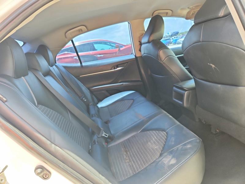60850196 :رقم المزاد ، 4T1B11HK9KU175937 vin ، 2019 Toyota Camry مزاد بيع