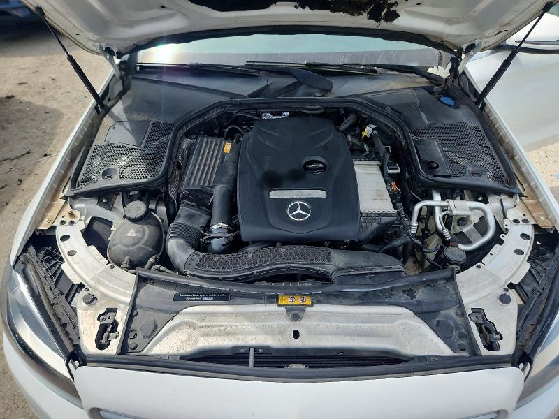 60189856 :رقم المزاد ، 55SWF4KB7HU224781 vin ، 2017 Mercedes-benz C مزاد بيع