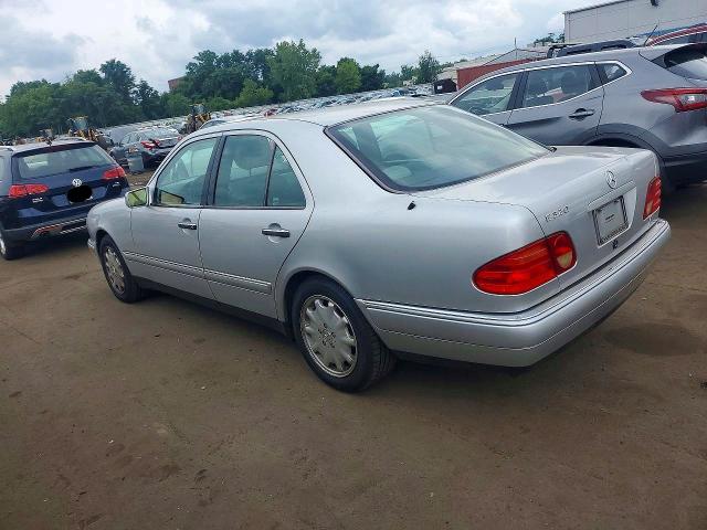 1996 Mercedes-benz E მანქანა იყიდება აუქციონზე, vin: WDBJF55F5TJ013532, აუქციონის ნომერი: 62653026