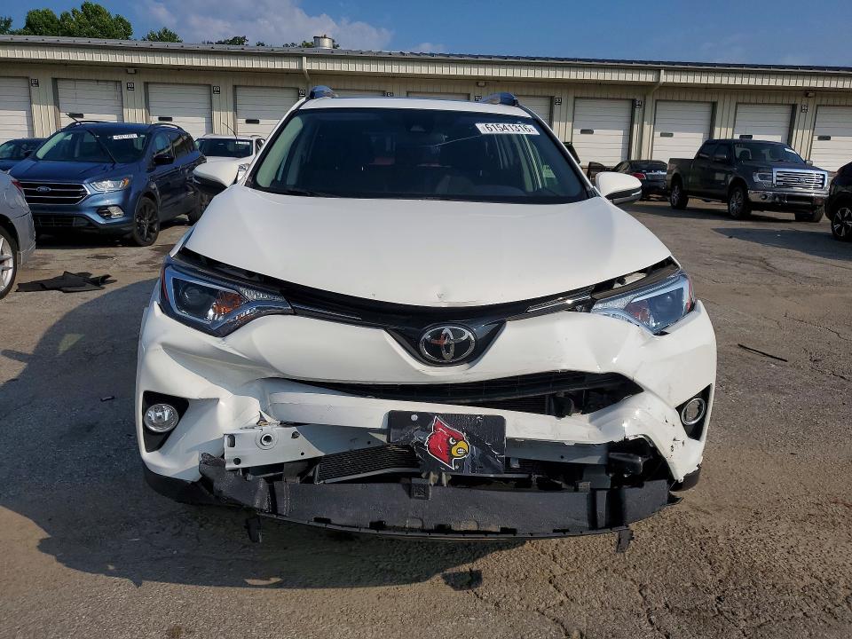 2018 Toyota Rav4 მანქანა იყიდება აუქციონზე, vin: JTMRFREV1JJ742787, აუქციონის ნომერი: 61541316