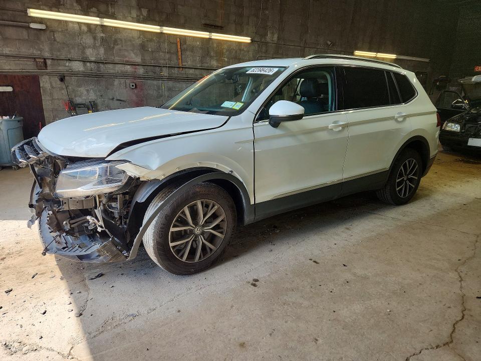 Продажа на аукционе авто 2020 Volkswagen Tiguan, vin: 3VV2B7AX5LM067574, номер лота: 62398426