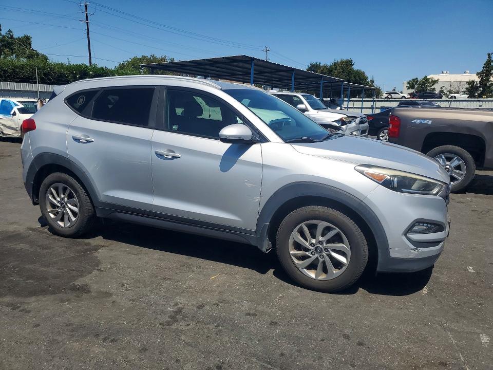 2016 Hyundai Tucson მანქანა იყიდება აუქციონზე, vin: KM8J33A23GU156951, აუქციონის ნომერი: 61614416
