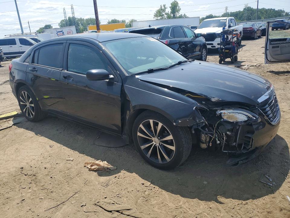 Продаж на аукціоні авто 2014 Chrysler 200, vin: 1C3CCBBGXEN132188, номер лоту: 61642356
