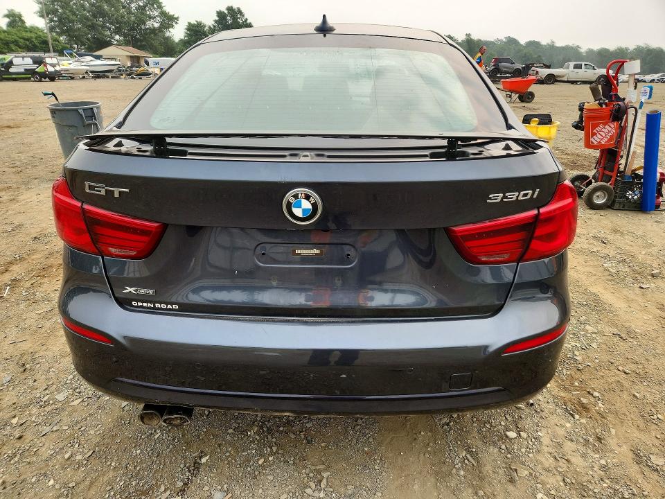 61389656 :رقم المزاد ، WBA8Z9C33HG827249 vin ، 2017 Bmw 330 مزاد بيع