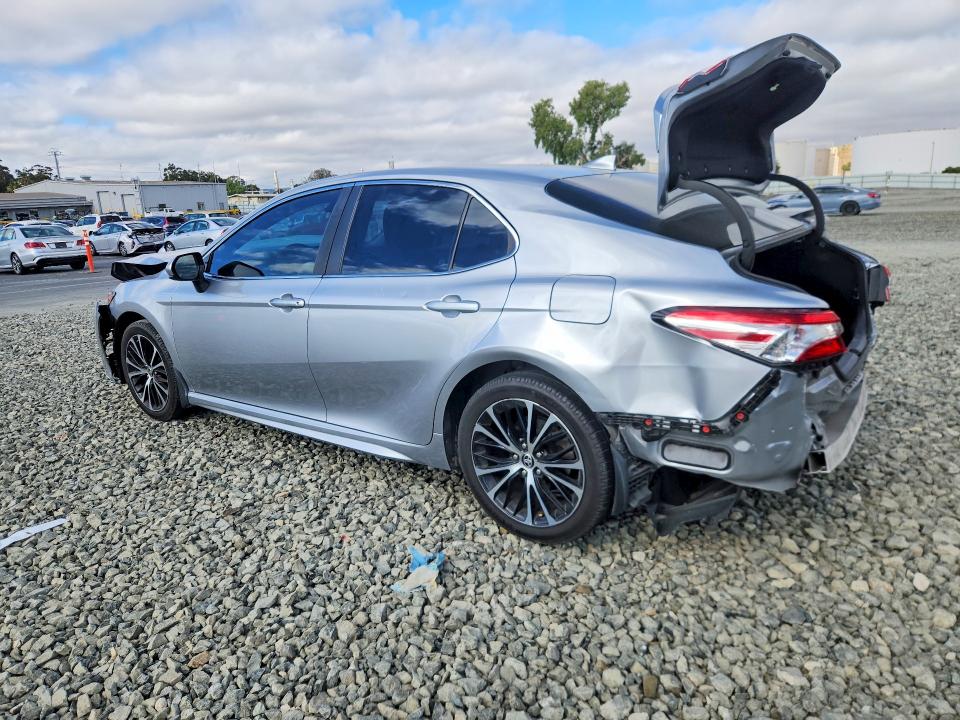 62236986 :رقم المزاد ، 4T1G11AK1LU967047 vin ، 2020 Toyota Camry مزاد بيع