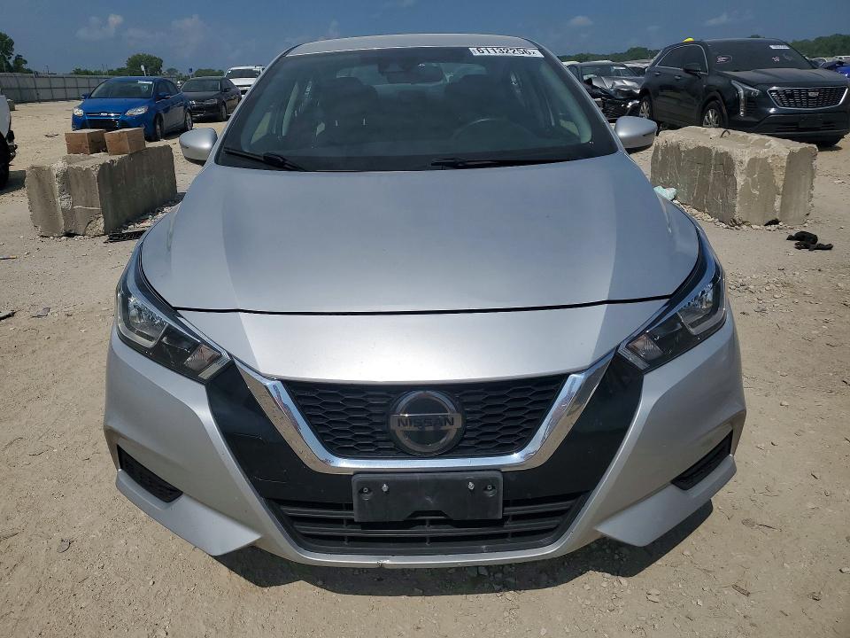 61132256 :رقم المزاد ، 3N1CN8EV2ML845882 vin ، 2021 Nissan Versa مزاد بيع