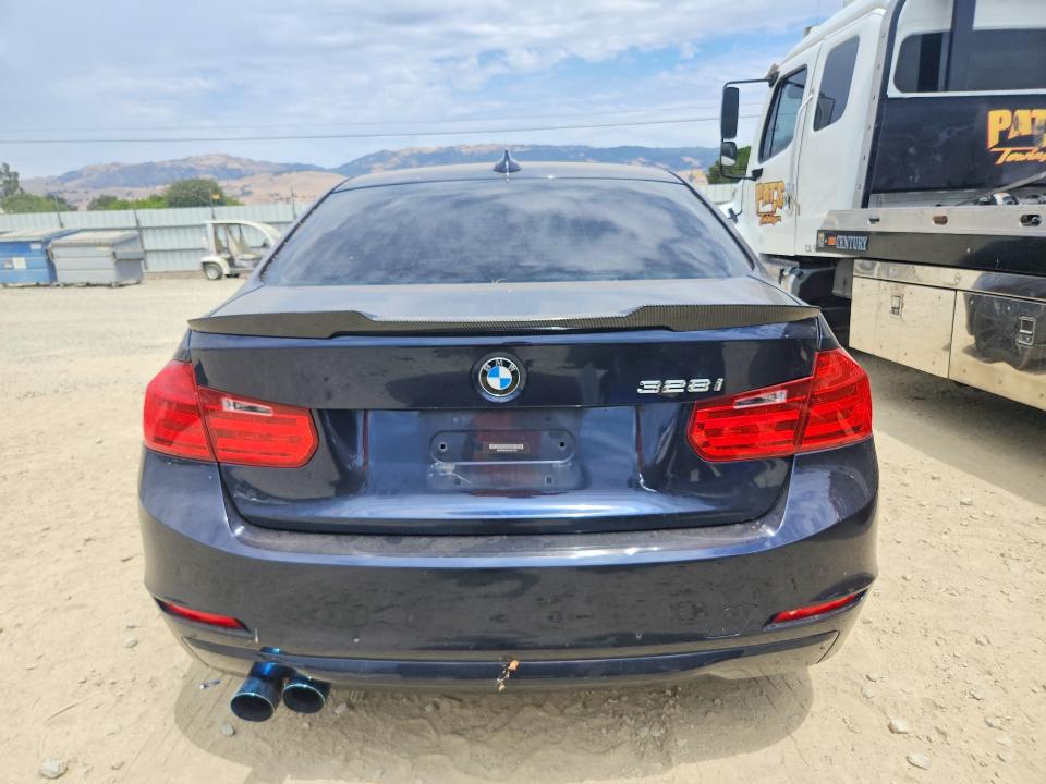 2013 Bmw 328 მანქანა იყიდება აუქციონზე, vin: WBA3A5C52DJ461700, აუქციონის ნომერი: 61011766