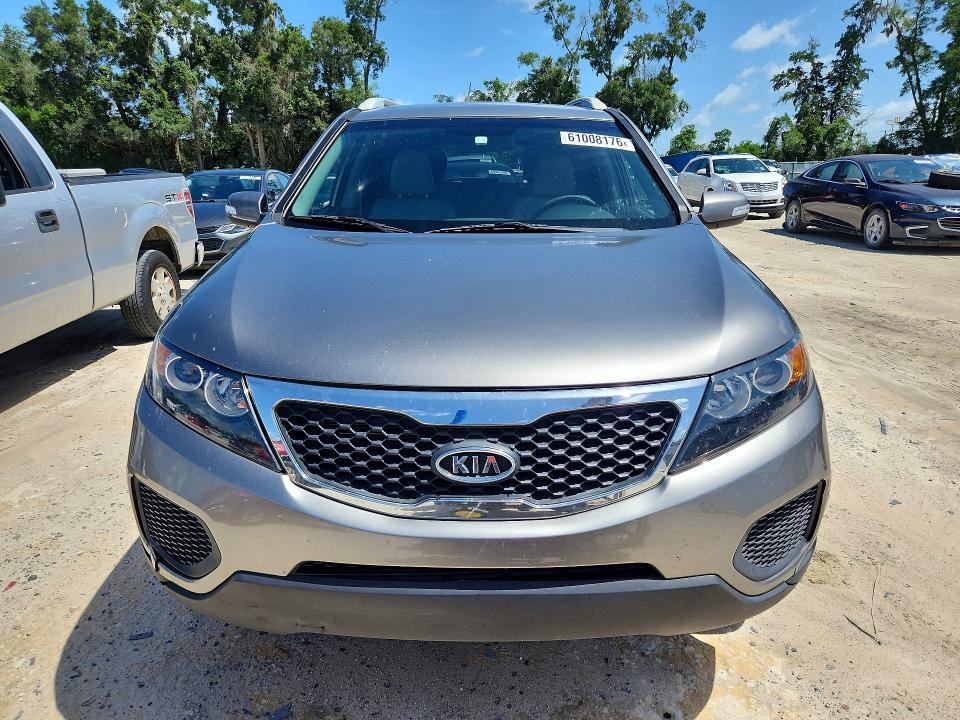 2013 Kia Sorento მანქანა იყიდება აუქციონზე, vin: 5XYKT4A22DG402772, აუქციონის ნომერი: 61008176