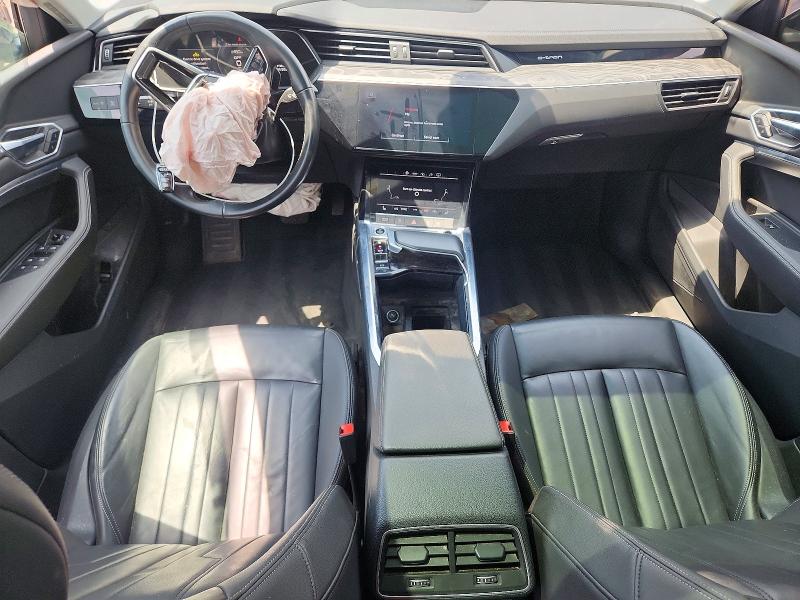 2022 Audi E-tron მანქანა იყიდება აუქციონზე, vin: WA11AAGE3NB009726, აუქციონის ნომერი: 62634796
