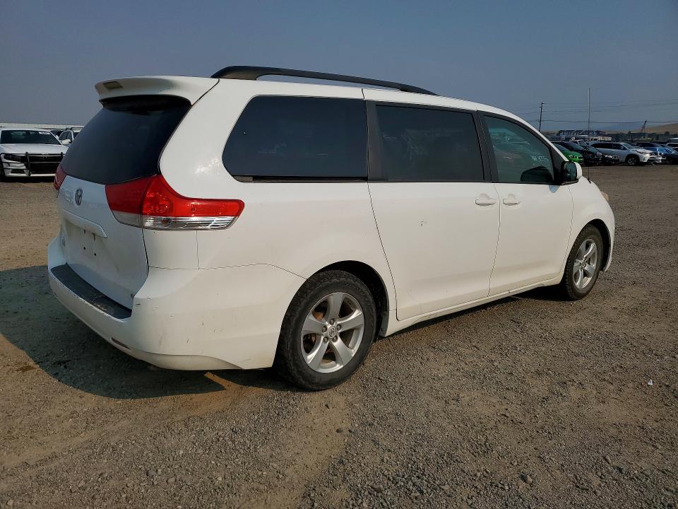 Продажа на аукционе авто 2013 Toyota Sienna, vin: 5TDKK3DC8DS337351, номер лота: 63028356