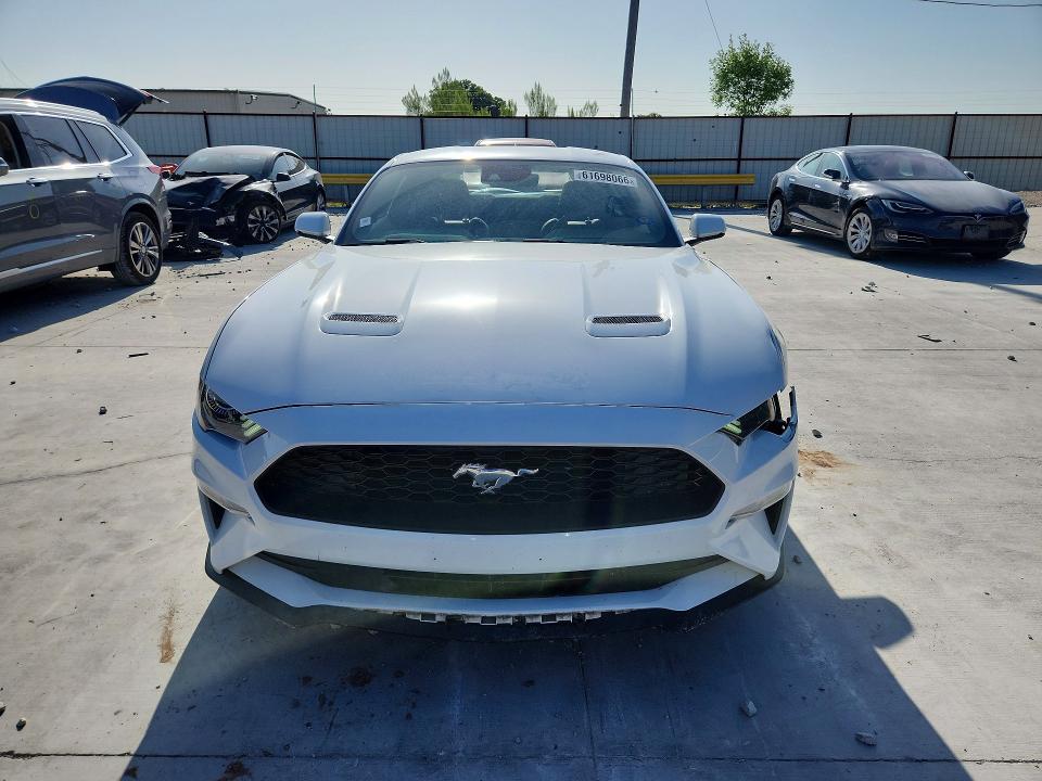 61698066 :رقم المزاد ، 1FA6P8TH9N5130607 vin ، 2022 Ford Mustang مزاد بيع