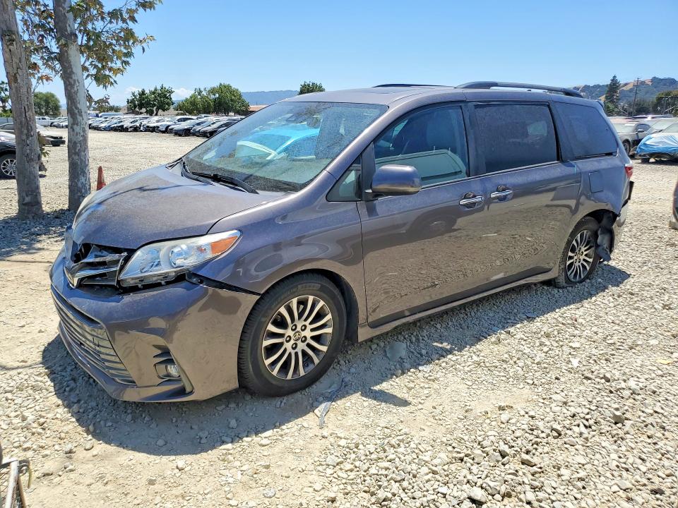 60985696 :رقم المزاد ، 5TDYZ3DC3LS069961 vin ، 2020 Toyota Sienna مزاد بيع