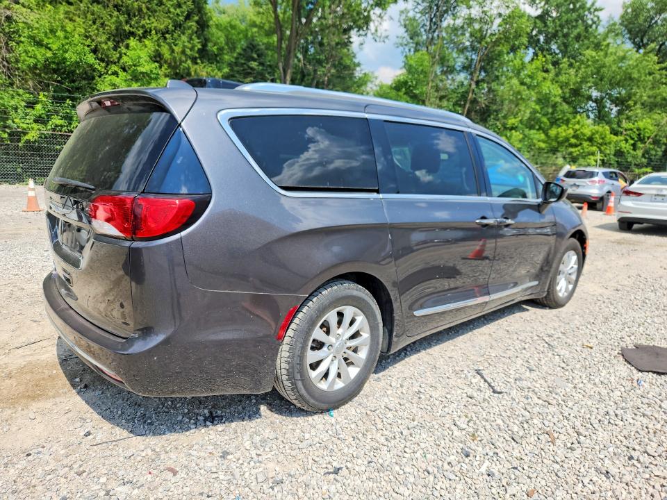 Продаж на аукціоні авто 2018 Chrysler Pacifica, vin: 2C4RC1BG2JR152030, номер лоту: 60744406