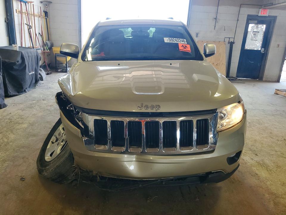59242246 :رقم المزاد ، 1J4RR4GGXBC557761 vin ، 2011 Jeep Grand Cherokee مزاد بيع