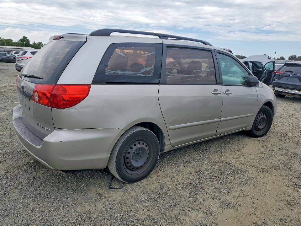 60900576 :رقم المزاد ، 5TDKK4CCXAS316553 vin ، 2010 Toyota Sienna مزاد بيع