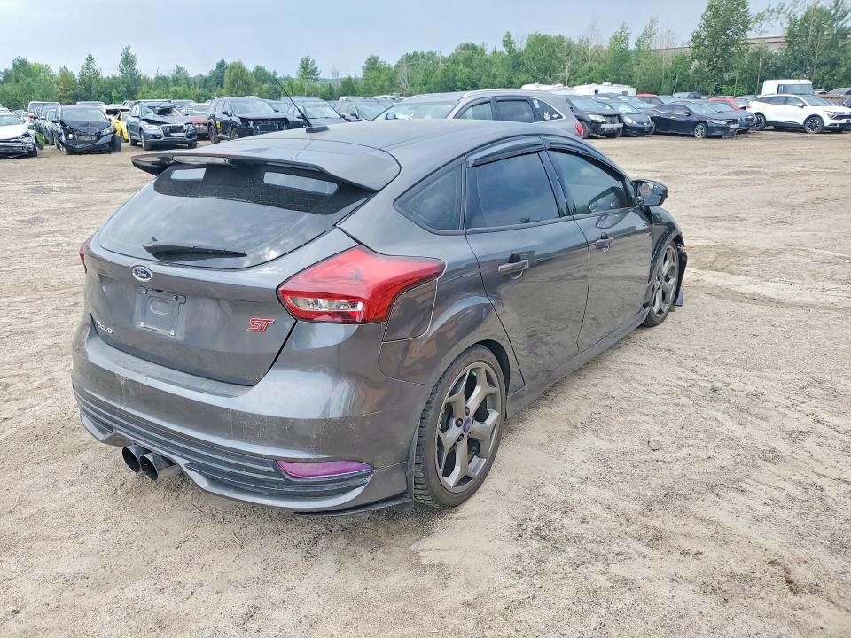 59142336 :رقم المزاد ، 1FADP3L94JL273764 vin ، 2018 Ford Focus مزاد بيع
