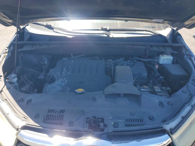 2015 Toyota Highlander მანქანა იყიდება აუქციონზე, vin: 5TDJKRFH4FS097368, აუქციონის ნომერი: 62654576