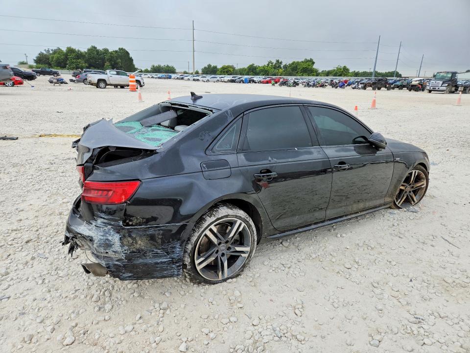 85984645 :رقم المزاد ، WAUFNAF49HN063363 vin ، 2017 Audi A4 مزاد بيع