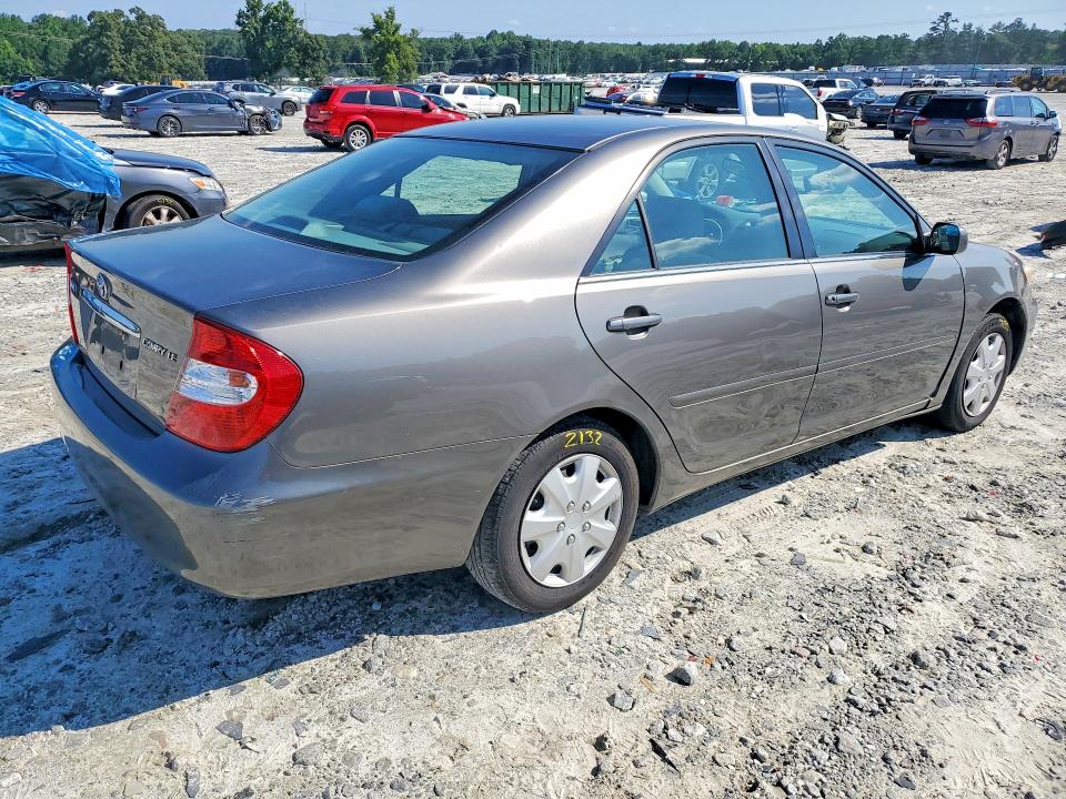 61219426 :رقم المزاد ، 4T1BE32K82U581488 vin ، 2002 Toyota Camry مزاد بيع