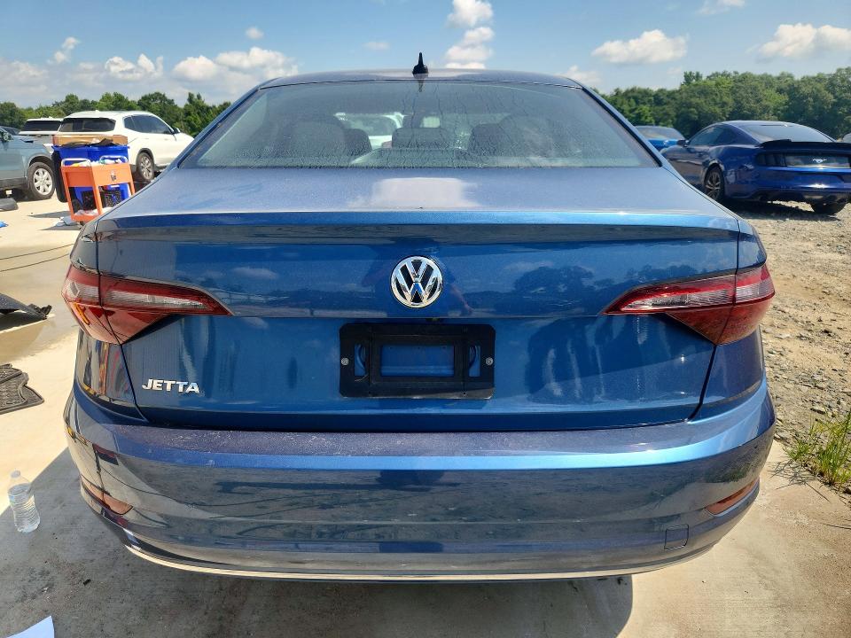 60329846 :رقم المزاد ، 3VWC57BU6MM092433 vin ، 2021 Volkswagen Jetta مزاد بيع