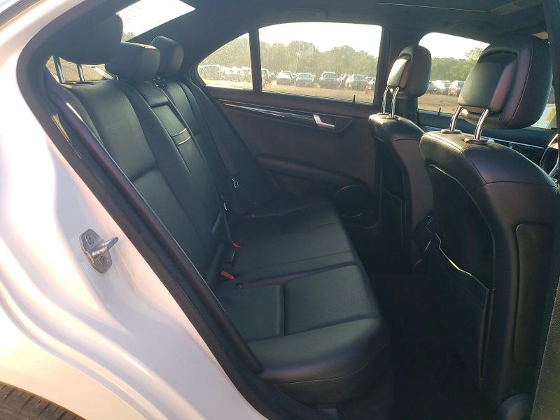 Продажа на аукционе авто 2013 Mercedes-benz C, vin: WDDGF8AB6DR287945, номер лота: 61718236