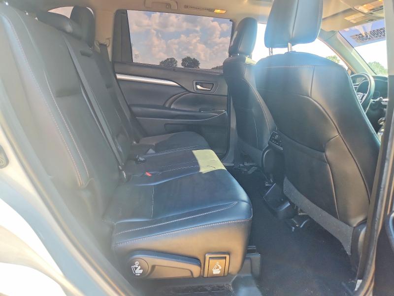 59991956 :رقم المزاد ، 5TDJZRFHXKS569272 vin ، 2019 Toyota Highlander مزاد بيع