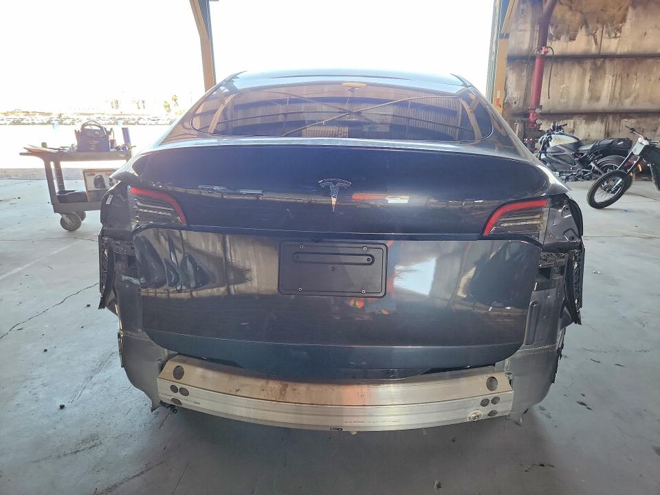 2024 Tesla Model Y მანქანა იყიდება აუქციონზე, vin: 7SAYGDED2RF122121, აუქციონის ნომერი: 62858006