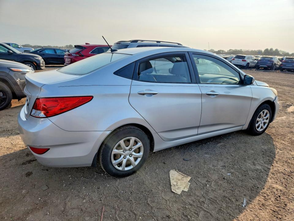 85603385 :رقم المزاد ، KMHCT4AE1DU303448 vin ، 2013 Hyundai Accent مزاد بيع