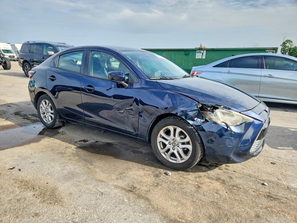 60937176 :رقم المزاد ، 3MYDLBYV6HY193777 vin ، 2017 Toyota Yaris مزاد بيع