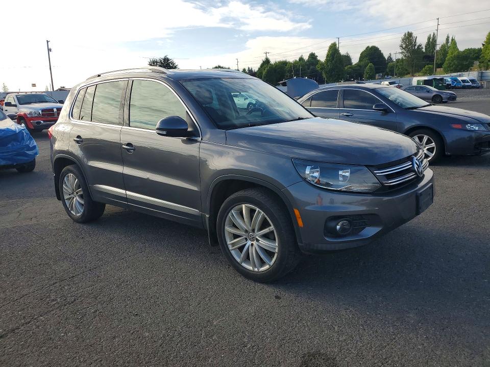 62715836 :رقم المزاد ، WVGBV3AX6DW588847 vin ، 2013 Volkswagen Tiguan مزاد بيع