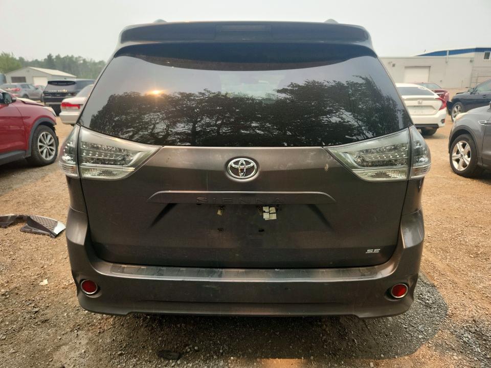61541746 :رقم المزاد ، 5TDXZ3DC9HS890243 vin ، 2017 Toyota Sienna مزاد بيع