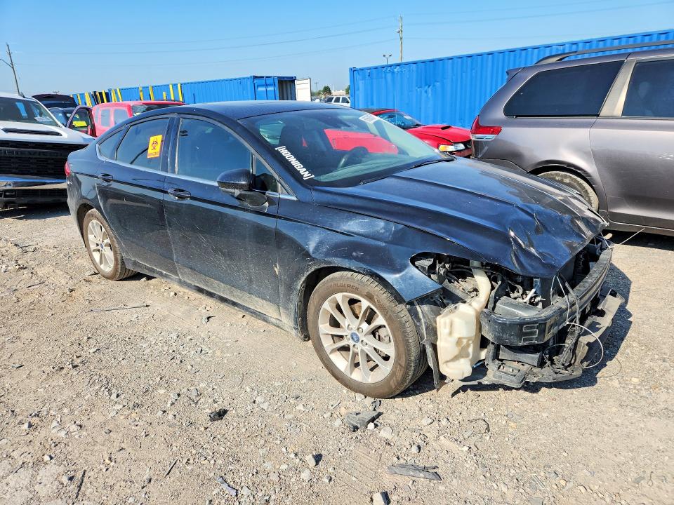 60660876 :رقم المزاد ، 3FA6P0HD8LR201202 vin ، 2020 Ford Fusion مزاد بيع