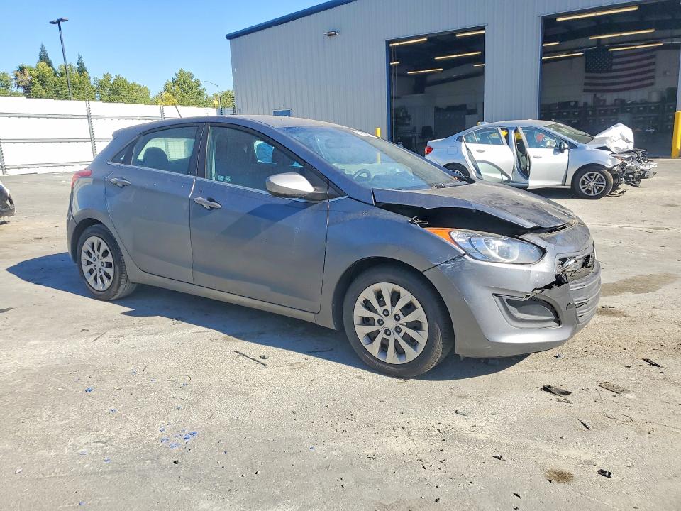 60228986 :رقم المزاد ، KMHD35LH7HU374466 vin ، 2017 Hyundai Elantra Gt مزاد بيع
