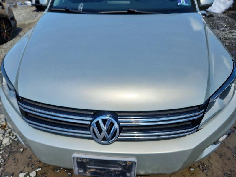 60225706 :رقم المزاد ، WVGAV7AX6CW515625 vin ، 2012 Volkswagen Tiguan مزاد بيع