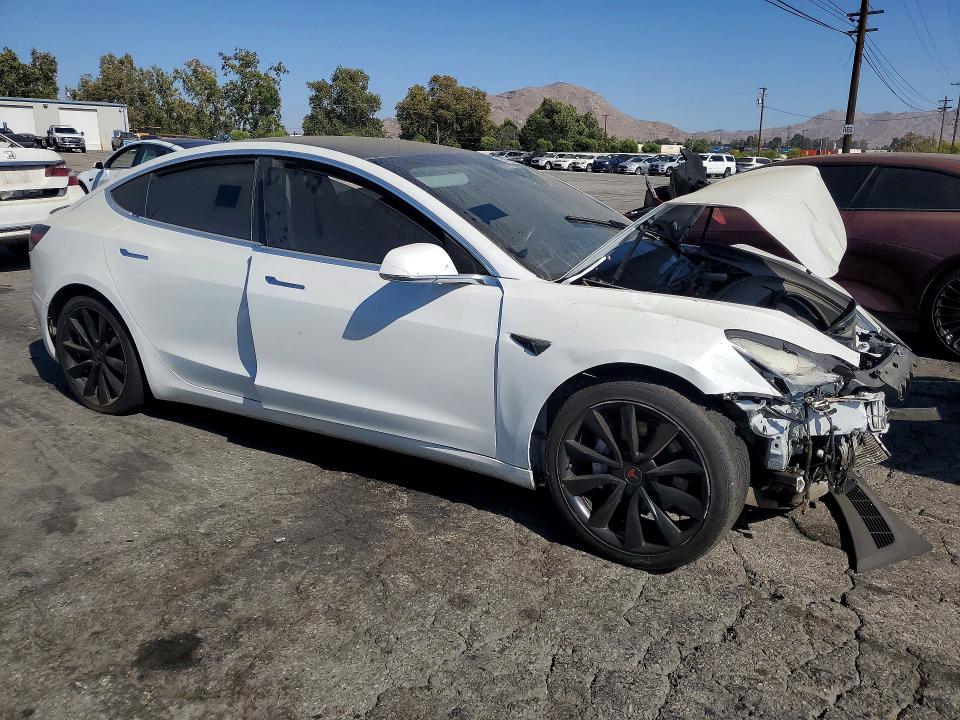 2020 Tesla Model 3 მანქანა იყიდება აუქციონზე, vin: 5YJ3E1EA5LF743863, აუქციონის ნომერი: 60892536