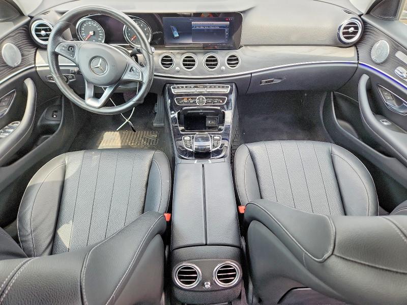 60661056 :رقم المزاد ، WDDZF4KB3HA161241 vin ، 2017 Mercedes-benz E مزاد بيع