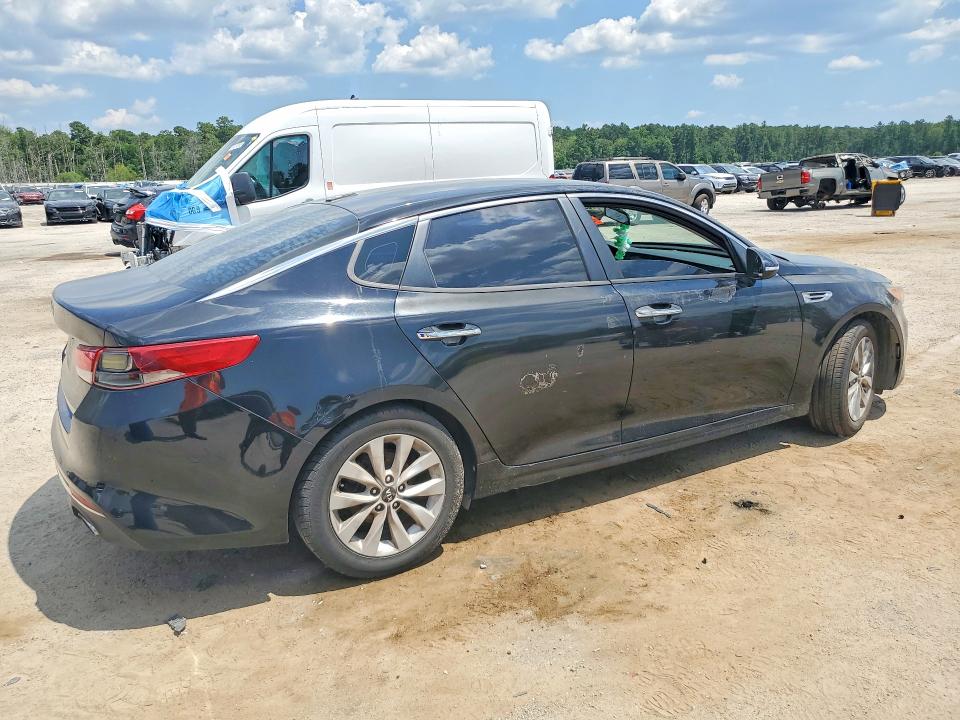 2017 Kia Optima მანქანა იყიდება აუქციონზე, vin: 5XXGT4L33HG124793, აუქციონის ნომერი: 59217226