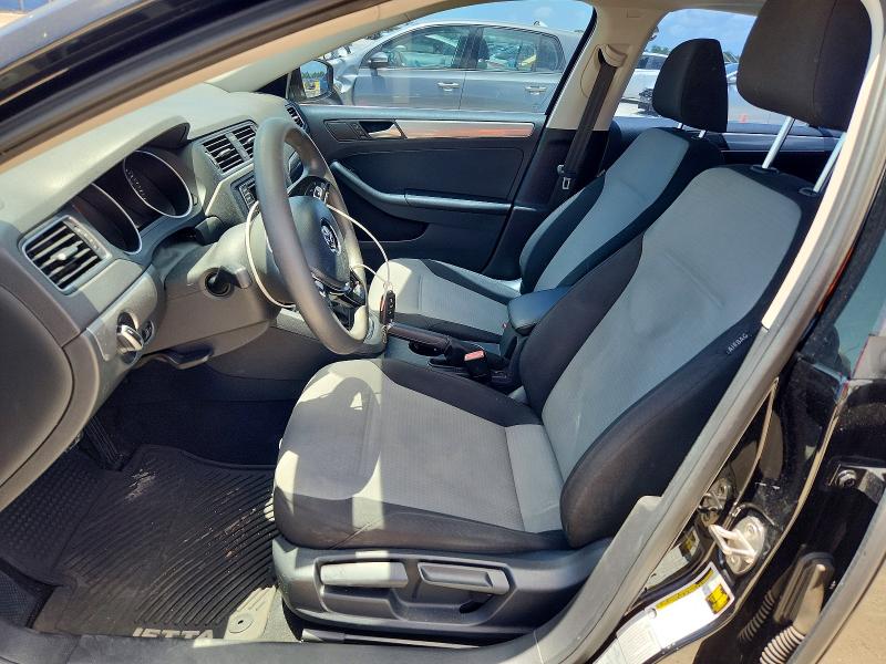 56192066 :رقم المزاد ، 3VW2B7AJ4HM200906 vin ، 2017 Volkswagen Jetta مزاد بيع