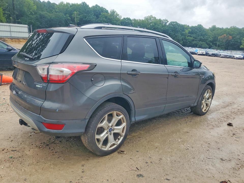 62112296 :رقم المزاد ، 1FMCU9JD2HUA86564 vin ، 2017 Ford Escape مزاد بيع