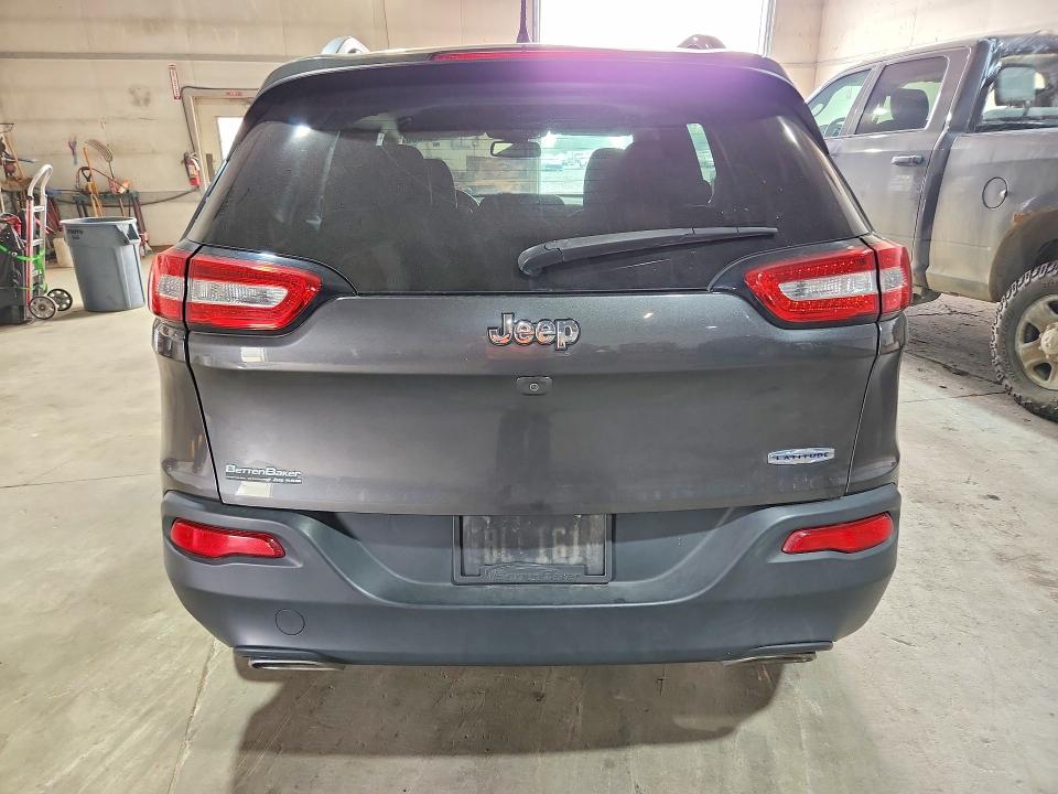 61352606 :رقم المزاد ، 1C4PJLCS9GW273097 vin ، 2016 Jeep Cherokee مزاد بيع