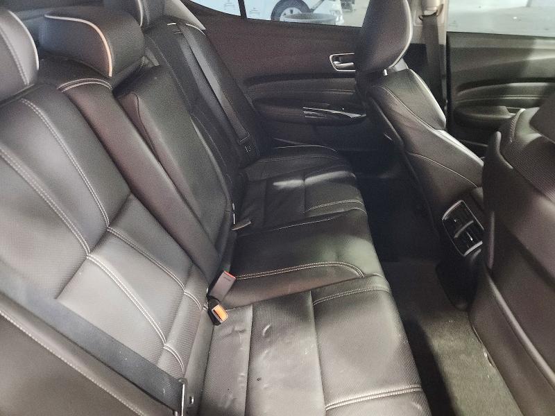 60953016 :رقم المزاد ، 19UUB2F5XJA012759 vin ، 2018 Acura Tlx مزاد بيع