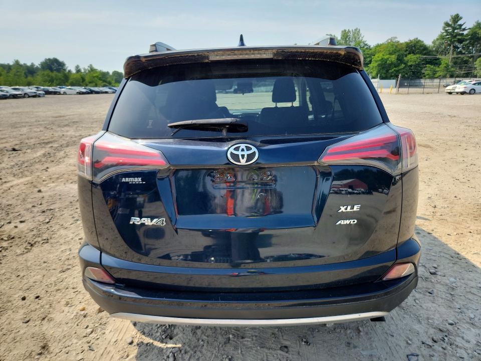 2018 Toyota Rav4 მანქანა იყიდება აუქციონზე, vin: JTMRFREV8JJ250631, აუქციონის ნომერი: 60845186