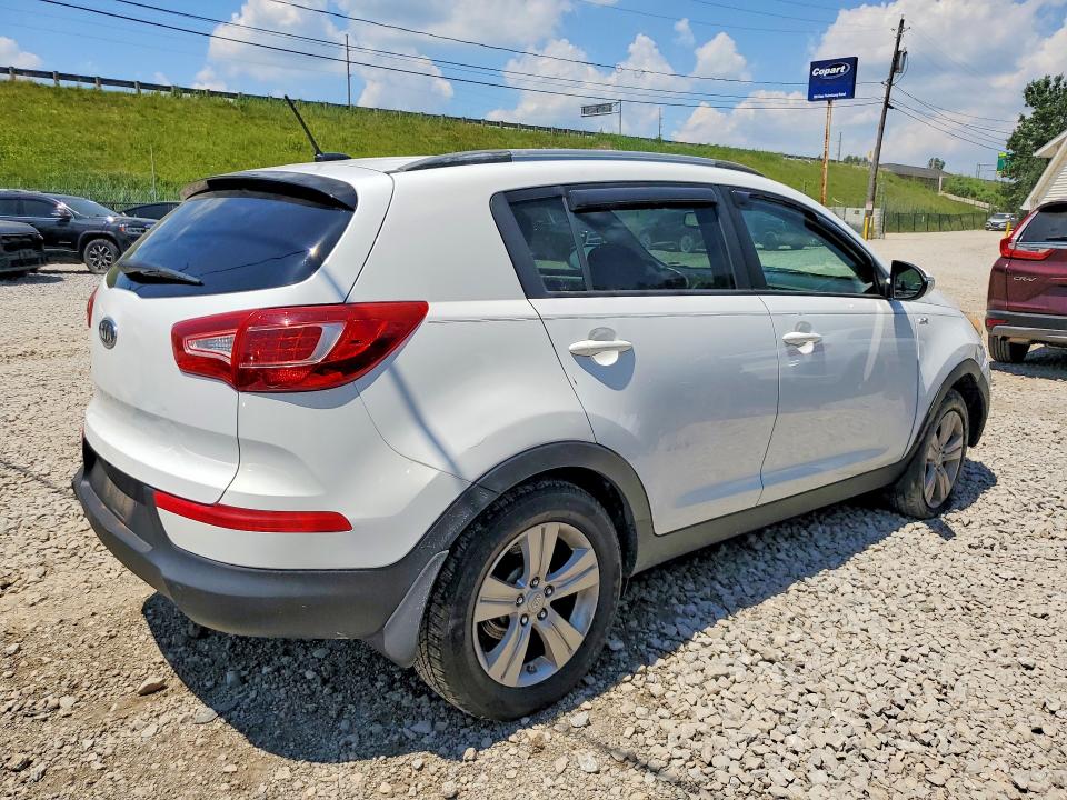 60388436 :رقم المزاد ، KNDPBCA28B7038080 vin ، 2011 Kia Sportage مزاد بيع