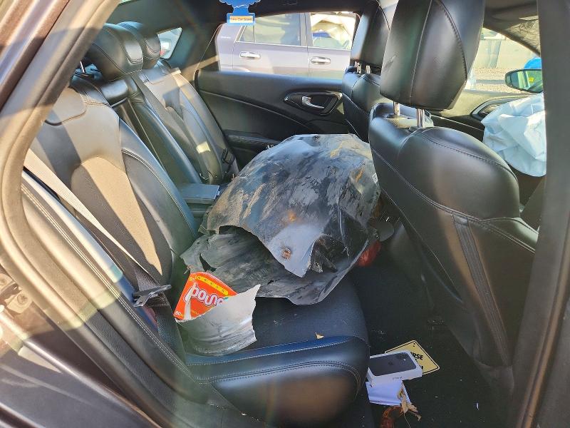59297796 :رقم المزاد ، 1C3CCCDG5FN690888 vin ، 2015 Chrysler 200 مزاد بيع