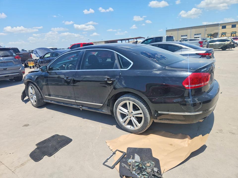 60090256 :رقم المزاد ، 1VWCM7A39CC096231 vin ، 2012 Volkswagen Passat مزاد بيع
